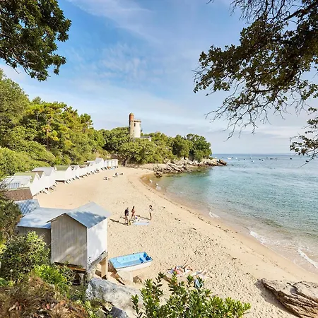 A 200 M, Maison 8 Pers, Jardin & Bbq Holiday home *